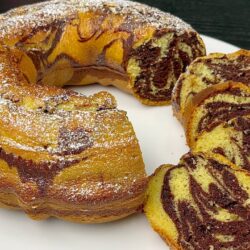 10 Dakikada Yumuşacık Tam Ölçülü Kek Tarifi