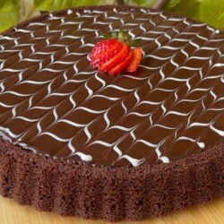 Bol Çikolatalı Yumuşacık Tart Kek Tarifi