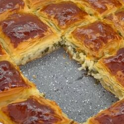 Tek Tek Açmadan Kat Kat Çıtır Börek Tarifi