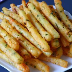 3 Patates İle Nişastalı Patates Kızartması Tarifi
