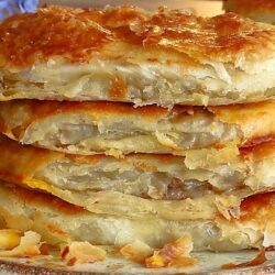Anne Usulü Bol Lezzetli Kıymalı Börek Tarifi