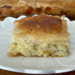 Baklavalık Yufkadan Peynirli Börek Tarifi