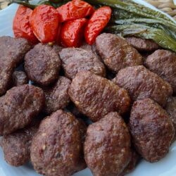 İçi Sulu Sulu Yumuşacık Fırında Köfte Tarifi