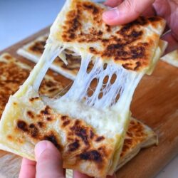 Milföy Hamurundan 5 Dakikada Gözleme Tarifi