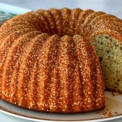 Susamlı Cevizli Yumuşacık Kek Tarifi