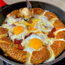 Tavada Kaşarlı Sucuklu Simit Yumurta Tarifi