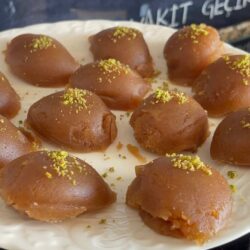 1 Bardak Unla Kıvamı Şaşmayan Un Helvası Tarifi