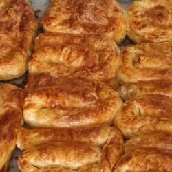 5 Yufka İle 1 Tepsi Çıtır Börek Tarifi