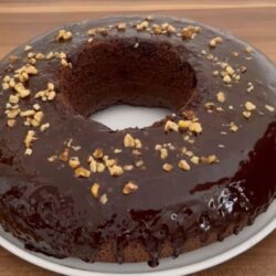 Bol Soslu Çikolatalı Islak Kek Tarifi