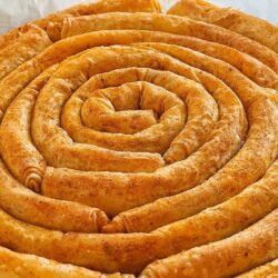 El Açması Tadında Patlıcanlı Börek Tarifi