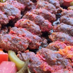 Fırında Soslu Köfte Patates Tarifi