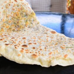 Mayalı Hamuruyla Soğanlı Gözleme Tarifi