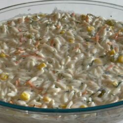 Tam Kıvamında Arpa Şehriye Salatası Tarifi