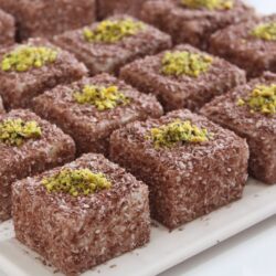 Az Malzemeli Tam Kıvamlı Sütlü Tatlı Tarifi