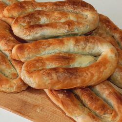 Çıtır Çıtır Ispanaklı Kolay Börek Tarifi