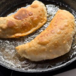 İçi Sulu Dışı Çıtır Orjinal Çiğ Börek Tarifi