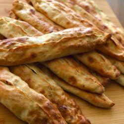 İncecik Hamuruyla Bafra Pidesi Tarifi