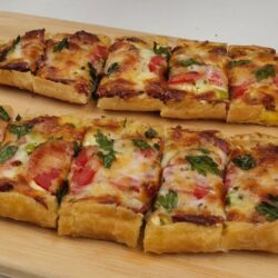 1 Ekmekle 5 Dakikada Bol Malzemeli Pide Tarifi