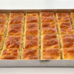 2 Bezeyle Kat Kat En Lezzetli Çıtır Börek Tarifi