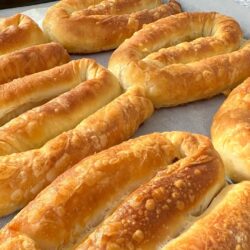 El Açması Kolay Ve Lezzetli Çıtır Börek Tarifi