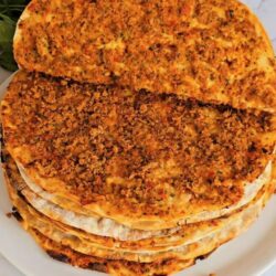 Ev Yapımı Tavada Bol Lezzetli Lahmacun Tarifi