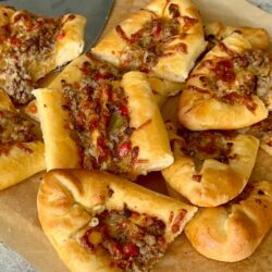 Ev Yapımı Yumuşacık Kolay Pide Tarifi