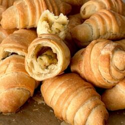 Dışı Çıtır İçi Yumuşacık Mayalı Patatesli Börek Tarifi
