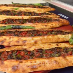 Ev Yapımı Kuşbaşılı Pide Tarifi