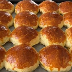 Kaşar Peynirli Puf Puf Yumuşacık Poğaça Tarifi