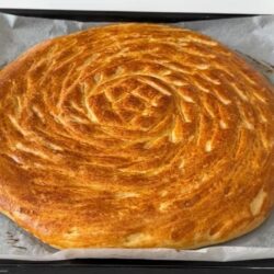 Peynirli Tepsi Çöreği Tarifi