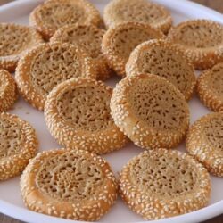 Ağızda Dağılan Tahinli Susamlı Kurabiye Tarifi