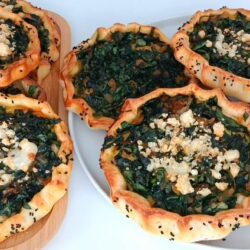 Beyaz Peynirli Ispanaklı Pide Tarifi