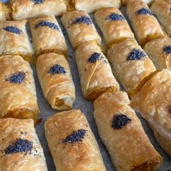 El Açması Lezzetinde Pratik Börek Tarifi
