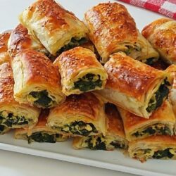 Kat Kat El Açması Ispanaklı Çıtır Börek Tarifi