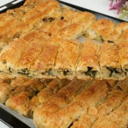 Kolay Hızlı Ve Çıtır Ispanaklı Börek Tarifi
