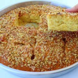 Mis Kokulu Yumuşacık Cevizli Anne Keki Tarifi