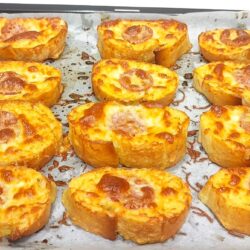 10 Dakikada Soslu Yumurtalı Ekmek Tarifi