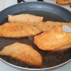 3 Kat Daha Kabardık Çiğ Börek Tarifi