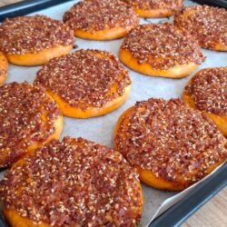 Bol Lezzetli Hakiki Biberli Ekmek Tarifi