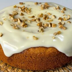 Cevizli Havuçlu Kremalı Kek Tarifi