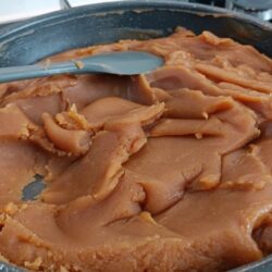 İpek Gibi Kıvamıyla Tam Kıvamlı Un Helvası Tarifi