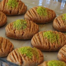 Kıyır Kıyır Tam Ölçülü Şerbetli Tatlı Tarifi