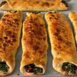 Kolay Ispanaklı Kapalı Pide Tarifi