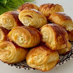 Pastane Usulü Katmer Poğaça Tarifi