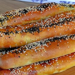 Yumuşacık Hamuruyla Ispanaklı Pide Tarifi