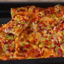 10 Dakikada Hazır Yufka İle Pizza Tarifi