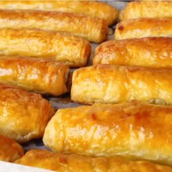Az Malzeme İle El Açması Çıtır Börek Tarifi
