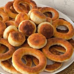Az Malzemeli Kolay Pişi Tarifi