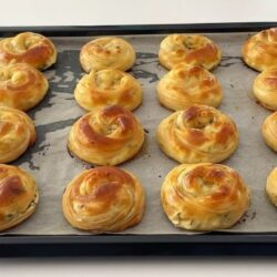El Açması Peynirli Gül Börek Tarifi
