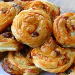 En Pratik En Kolay Çıtır Börek Tarifi